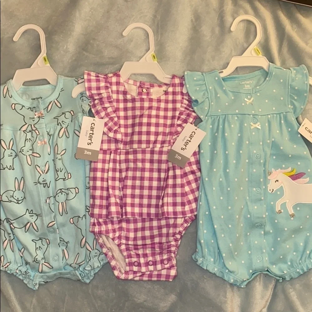 Carter’s NWT lot of rompers size 3‎ months